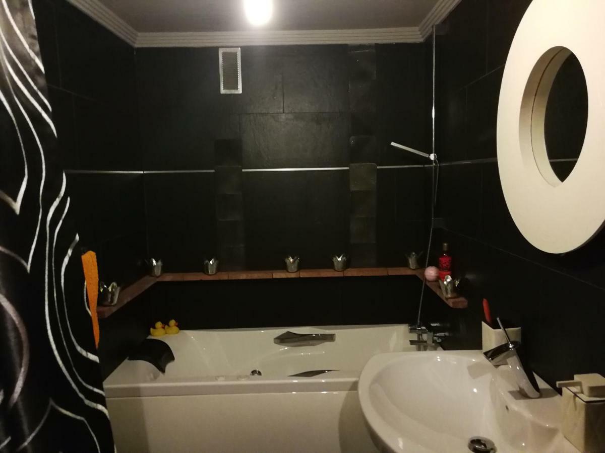 Habitacion Con Garage Bilbao Luaran gambar